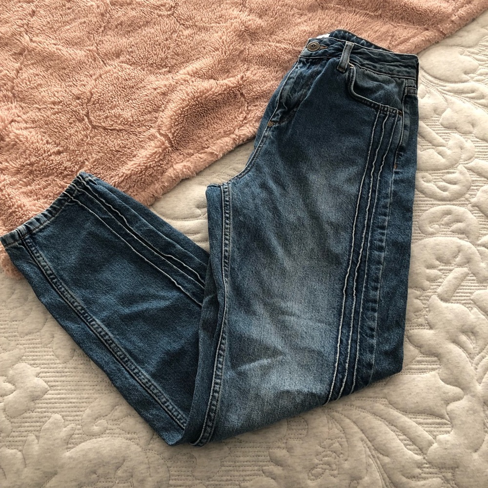 BDG Mom Jean 100% cotton